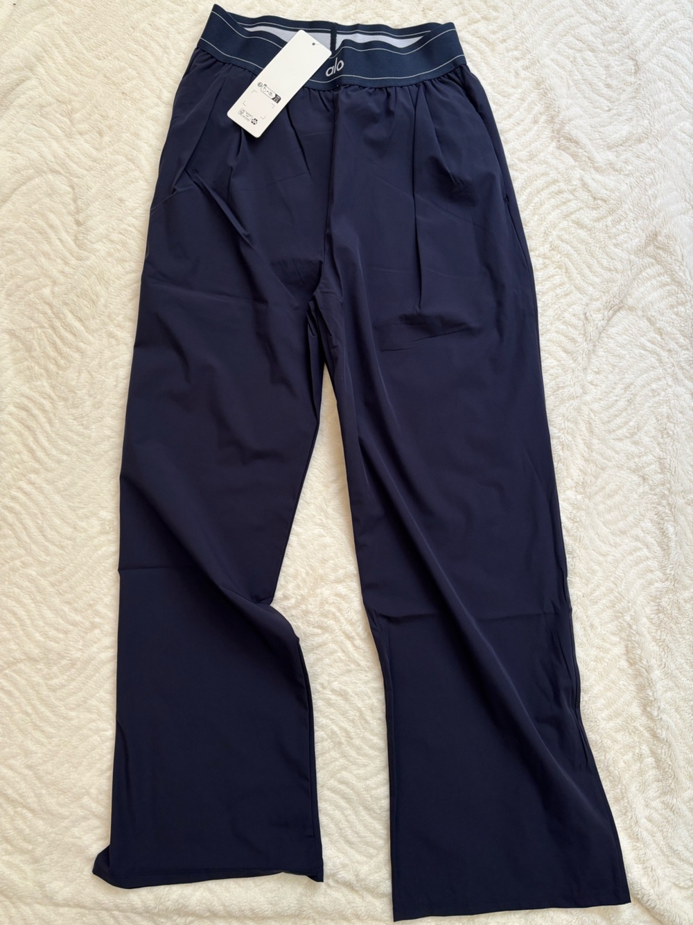 Alo Yoga Suit Up Trousers in
Navy Blue Wide-Leg Pants - Picture 5 of 5